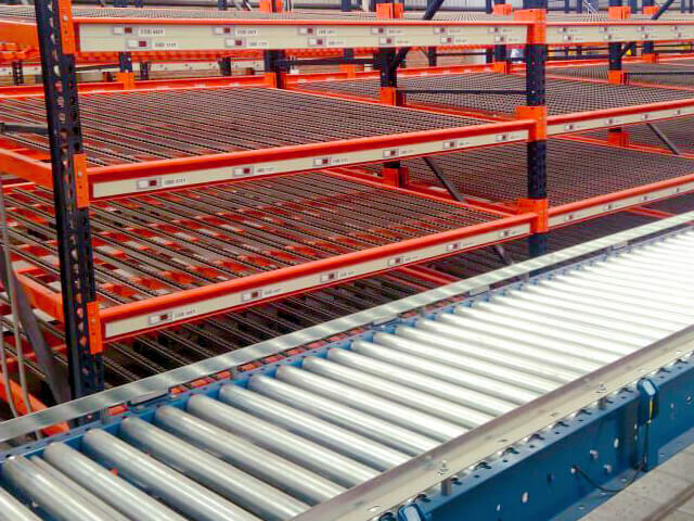 Sistema Pick to Light con guías luminosas para surtido de pedidos