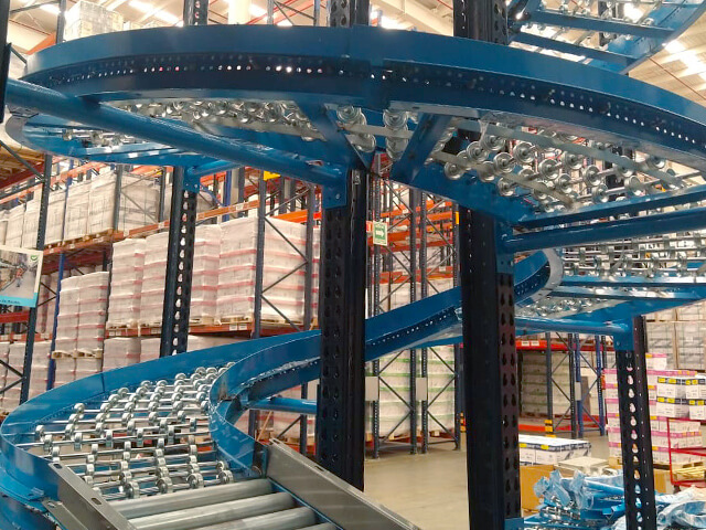 Tobogán industrial de rodillos para descenso de mercancía por gravedad